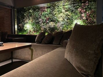 ORIENTAL LOUNGE 梅田 駅近🤍【50名様まではこちら】 映えスポット✨周辺にコンビニ✨の室内の写真