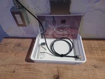 倉庫側天井プロジェクターHDMI、リモコン - 谷上駅・谷上SHビル いろどりBASE 谷上の設備の写真