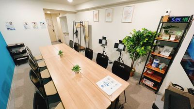 ホワイトボード側から見たスペース内 - セントラル大手町 🏅ゴールドスペースのご近所会議室大手町　多種利用OKの室内の写真