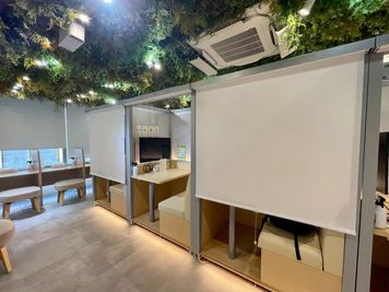 新宿駅 徒歩3分 無料Wi-Fi/電源/35インチモニター/テレワーク/web会議　 - FEEEP新宿東口（新宿三丁目）店