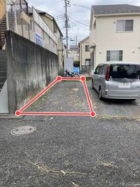 赤枠内１番区画が専用駐車場です（奥に１番という看板が見えます） - 《Fali-Studio》調布三鷹吉祥寺レンタルスペース  キッチン&マルチスペース【調布/三鷹/吉祥寺】深大寺6名《即決》のその他の写真