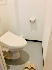 室内に専用トイレあり - Studio dum ta ta Studio dum ta ta　スタジオ ドゥン タタの室内の写真