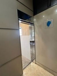 カラオケビッグエコー 屋島店 《2名利用》テレワーク専用ルーム【Type S】の室内の写真