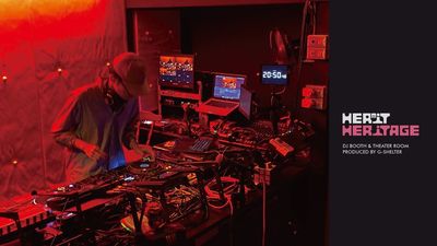 DJプレイの様子 - DJブース＆シアタールーム『Hermit Heritage』の室内の写真