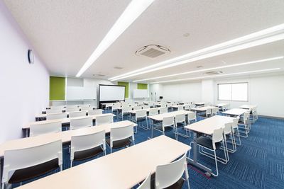 みんなの貸会議室　名古屋栄店 名古屋栄707会議室【定員72名】みんなの貸会議室名古屋栄店の室内の写真