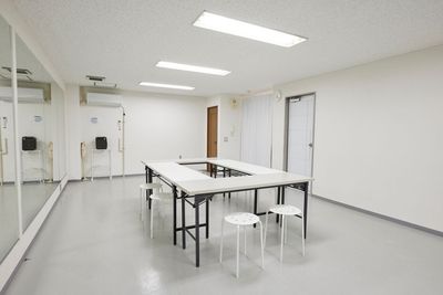 ミーティングレイアウト - Studio Passionの室内の写真