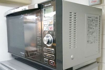 電子レンジもご自由にお使いください - GARAGE WASEDA 【朝、夜間利用】コワーキングスペースドロップイン利用の設備の写真