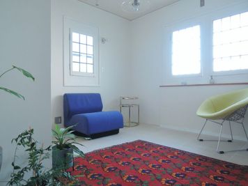 トルコ絨毯を敷いて - HOUSE124 HOUSE124  2Fスタジオ＋1Fダイニング(撮影利用のみ)の室内の写真