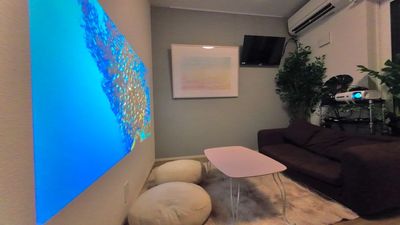 プロジェクターで映画鑑賞デート！ - rental lounge浦和 浦和新築マルチスペースの設備の写真