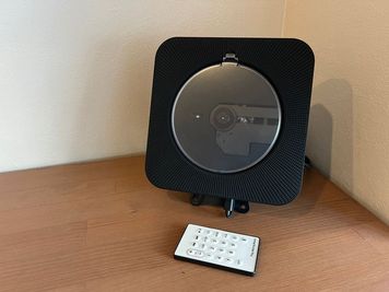 Bluetooth接続可能なCDプレイヤー (横浜レンタルサロンゆたか5号店 整体、エステティック、ヒーリング、マツエク、セラピー、着付け）
 - 横浜レンタルサロンゆたか5号店の室内の写真