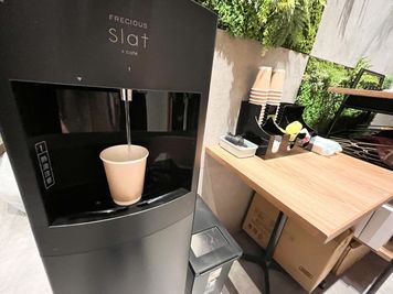 【無料ドリンク】
水、お湯、コーヒー、お茶 - サテライトオフィス狛江City サテライトオフィス狛江City 1名個室 ＜ROOM1＞の設備の写真