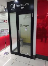 カラオケビッグエコー 神田西口駅前店 《1名用》テレワークルームの室内の写真