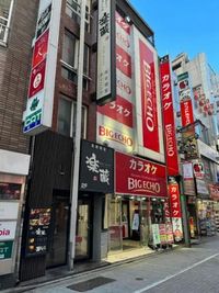 カラオケビッグエコー 新宿東口駅前店 《5名利用》会議・打ち合わせ用ワークルームの室内の写真