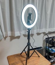 リモコン付き 10インチのLEDリングライト(三脚) - アーネスト船橋の設備の写真