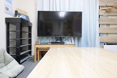 50V型大型テレビ（CH:〇地上波, ×:BS、PC等HDMI接続可） - FAIRY町田 フェミニンルームの室内の写真