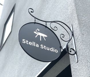 お洒落なグレーの外観と看板が目印です☆ - Stella Studio Stella Studio/新座駅７分の室内の写真