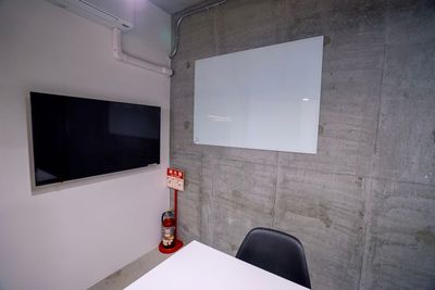 共有用ディスプレイ　ホワイトボード - クリエイティブ ワークスペース 四ツ橋6名会議室 Centrum Meeting room Bの設備の写真