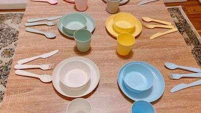 お子様安心プラスチック製容器！！
カラフルでかわいいです。
電信レンジ対応可 - ノイエ桃谷 ✨ノイエ桃谷✨の室内の写真