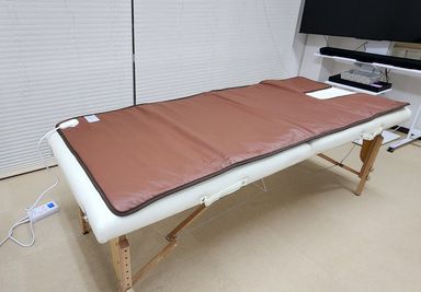 施術ベッド用ホットマット - れおのスペース お部屋タイプの小さな会議室/レンタルスペースの設備の写真