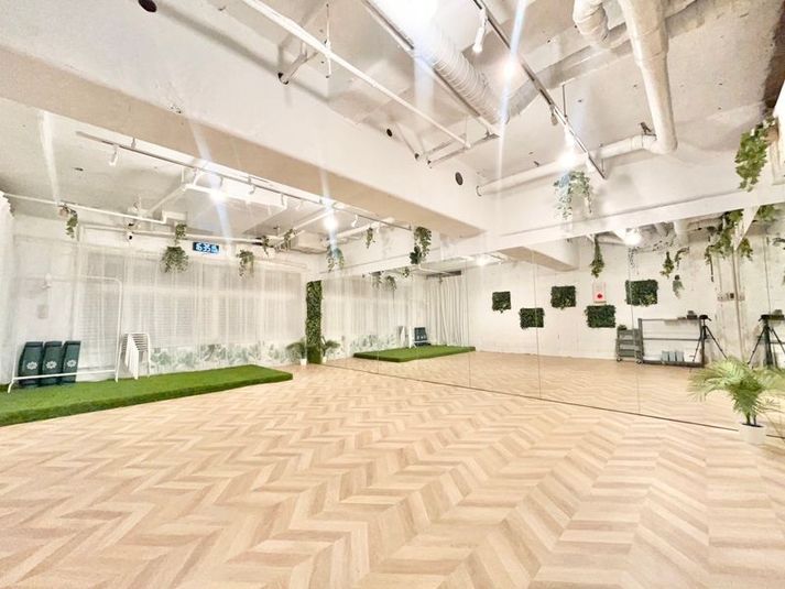 2面大型鏡計9m／広々40㎡スタジオ - Studio Green 錦糸町の室内の写真