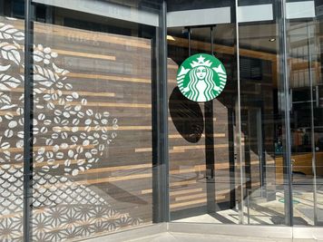 近くにスターバックスがあります☕️✨ - ベンチャーデスク銀座６ コワーキングスペース.広々ワイドブース・半個室⑥のその他の写真