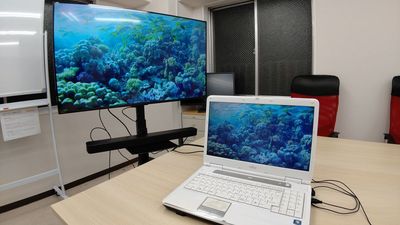 パソコン用モニターとして使用
チューナーレス スマートテレビ
 50型 4K対応 SAUD501A
各部屋1台：計2台設置しています。 - サンホームセキュリティーの設備の写真