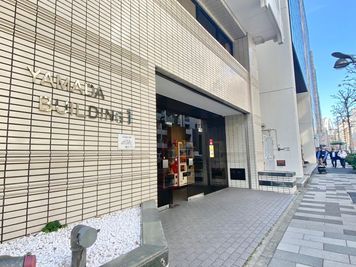 スタンダード会議室　新宿ガーデン店 3階A会議室の入口の写真