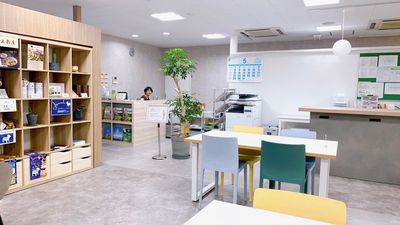 受付とラウンジの様子です。 - MICAN 【大井町駅すぐ】MICAN★会議室A★最大着席8名可能の室内の写真