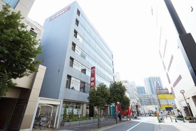 建物の外観です。静岡銀行が入っているビルの3階にあります。 - MICAN 【会議室MICANフォンブース4】大井町徒歩2分の外観の写真