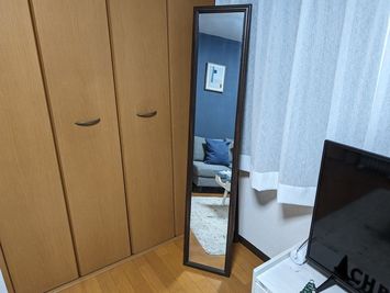 全身が映るスタンドミラーを設置しました。 - RooRoom FUNABASHI  RooRoom FUNABASHI パーティルームの設備の写真