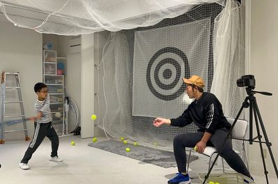 ビデオカメラでフォームチェック！ - スタジオ　シャッツ　Studio Schatz ゴルフ、バッティング、バレエも出来る日本で初めてのスタジオ！の室内の写真