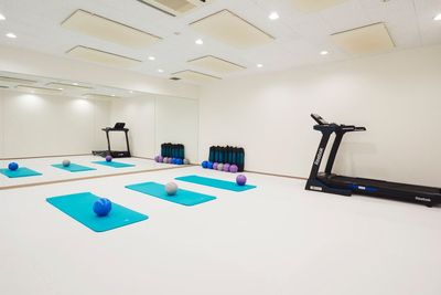 駅ちか！レッスンで好評！大きな鏡のある広々ヨガ、ダンススタジオ - jabv fitness boxing gym 