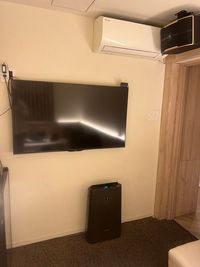 テレビと空気清浄機完備 - VapeMania恵比寿店 レンタルスペースの室内の写真