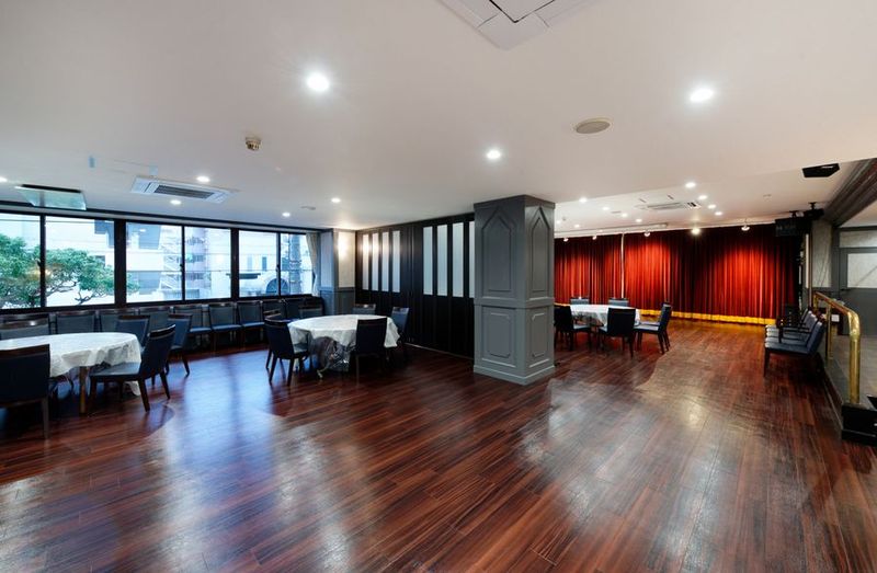 多目的ホール - レンタルスペースISS