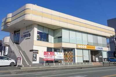 1Fカフェスペースが受付となっております。（道路沿い自動ドア） - Connected Studio i/HUB 富士宮駅から徒歩1分【20名】の外観の写真