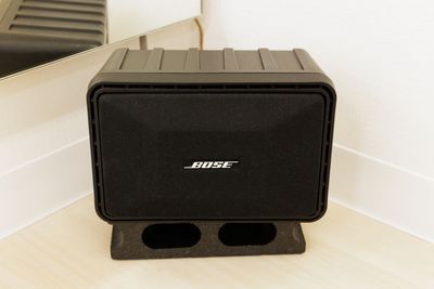 BOSE101MM スピーカー
コンパクトでありながら、ナチュラルな低域が得られ、スケール感あふれるサウンドを実現しています。 - Studio Sun-Sea（スタジオ サンシー）の設備の写真