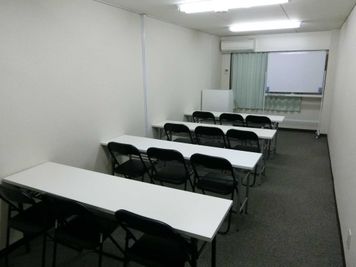 THE貸会議室☆淀屋橋 12人貸会議室6階610号室の入口の写真