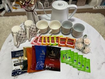 珈琲/紅茶/緑茶をご用意してお待ちしております。もちろん無料サービスです。静かなスペースでゆっくりお楽しみください💕 - グランデール名古屋 NRS01⭐️笑顔あふれるパーティースペースの室内の写真