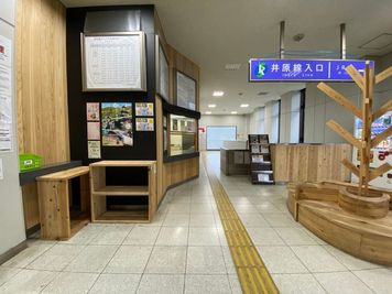 総社駅井原鉄道改札② - ステーションラウンジADORIBAの外観の写真