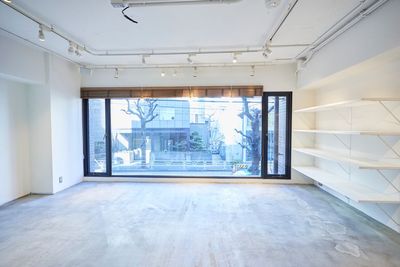 オープン記念割引中　大きな窓が特徴の自然光スタジオ&POPUPスペース - 代官山5分・渋谷7分