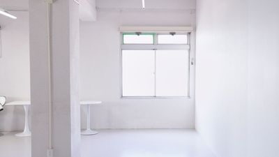 11時~13時頃が比較的光量が多いです。 - W tsurumi studioの室内の写真