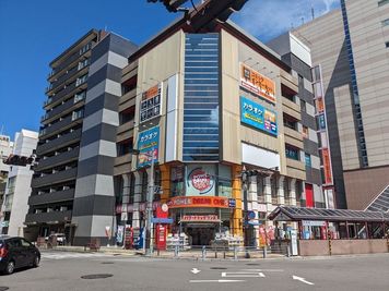 カラオケビッグエコー 瓦町店 《5名利用》カラオケルーム【Type M】の室内の写真