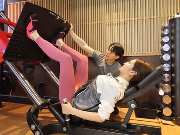 45度レッグプレス - ナリジム/ナリサロン/ナリスタジオ Gym Aの設備の写真