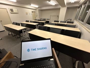 【司会台からは全体が見渡せます】 - TIME SHARING 日本橋千代田会館 2Aの室内の写真