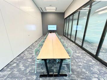 【延長コードは、モニター台に設置しております】 - TIME SHARING 勝どき 晴海トリトン X棟 Conference Room Ⅲの室内の写真