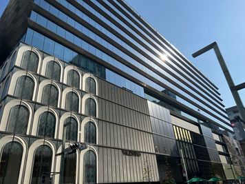 GINZA SIXの近くです - ベンチャーデスク銀座６ コワーキングスペース.広々ワイドブース・半個室⑥の室内の写真