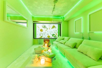 ハイスペ　三宮ライズ お好きな色に❣快適貸し切り空間　〈ハイスペ　三宮ライズ〉の室内の写真