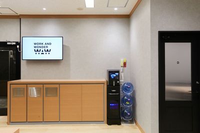 フリードリンク完備 - WAW品川インターシティフロント 【当日利用や土日がお得】個室R02の室内の写真