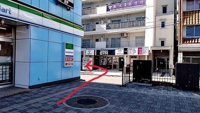 <アクセス>
ファミリーマートさん脇の階段を下り、左に曲がります - レンタルキッチンAchieve 菓子製造業許可取得済みの無人レンタルキッチンのその他の写真