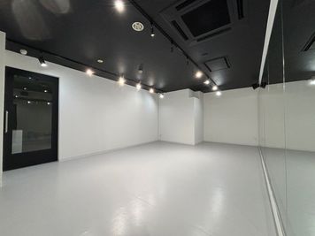 ZERO DANCE STUDIO 琴似スタジオ ZERO DANCE STUDIO　琴似スタジオの室内の写真